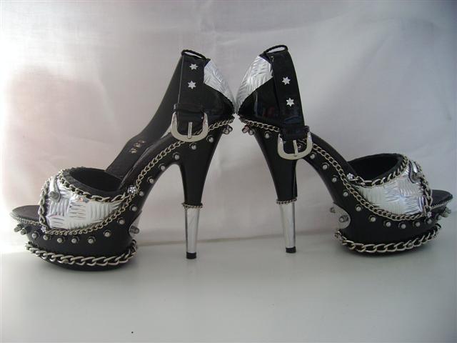 Schuhdesign "Sexy Metal"